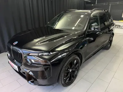 Gebraucht BMW X7 M Sport 352 PS (258 kW) 2023 Schwarz SUV