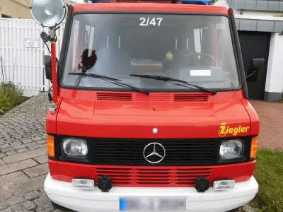 Gebraucht Mercedes 280 105 PS (77 kW) 1990 Rot Limousine