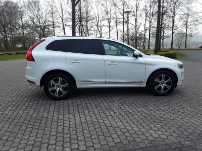 Gebraucht Volvo XC60 215 PS (158 kW) 2015 Weiß SUV
