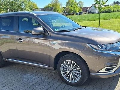 Second-hand Mitsubishi Outlander P-HEV Plus 224 CP (164 kW) 2019 Maro SUV