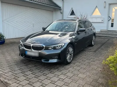 Gebraucht BMW 320 184 PS (135 kW) 2021 Grau Kombi