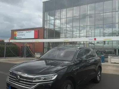 Gebraucht VW Touareg Elegance 231 PS (169 kW) 2021 Schwarz SUV