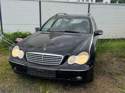 Gebraucht Mercedes C180 143 PS (105 kW) 2003 Blau Kombi