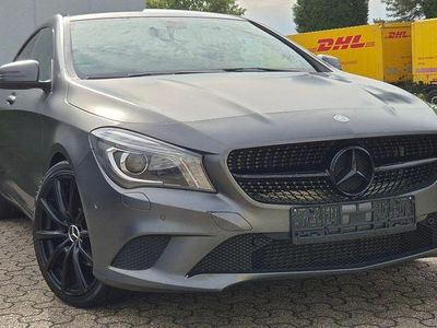 Gebraucht Mercedes CLA180 Urban 122 PS (89 kW) 2014 Grau Limousine