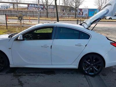 Gebraucht Opel Insignia Edition 2011 Weiß Limousine