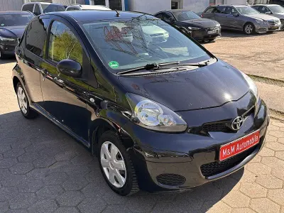 Gebraucht Toyota Aygo Edition 68 PS (50 kW) 2011 Schwarz Kleinwagen