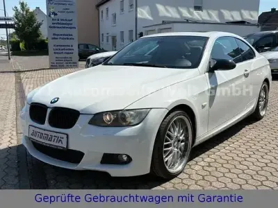 Gebraucht BMW 325 Sport Line 218 PS (160 kW) 2008 Alpinweiss iii Coupé