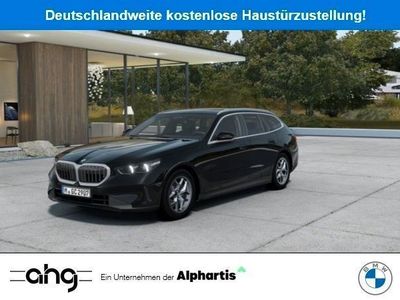 Gebraucht BMW 520 Sport Line 197 PS (144 kW) 2024 Alpinweiß Kombi
