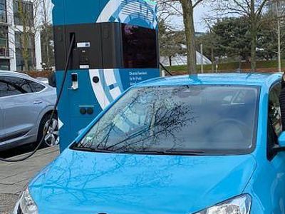 Blau Gebraucht 2021 VW e-up! United Kleinwagen | 12.000 € (Fairer Preis)