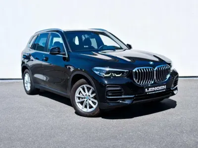 Gebraucht BMW X5 Sport Line 286 PS (210 kW) 2023 Schwarz ii/bonnet fluid black SUV