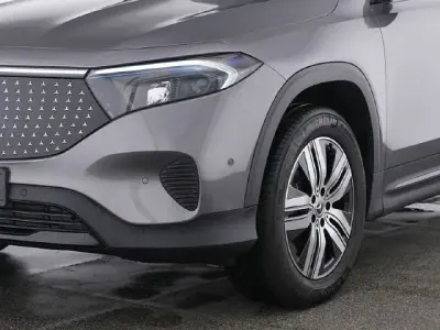 Używany Mercedes EQB250 Electric Art 139 kW (190 KM) 2025 Szary SUV