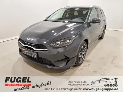 Neu Kia Ceed Sportswagon 140 PS (102 kW) 2025 Yuka steel grey Kombi