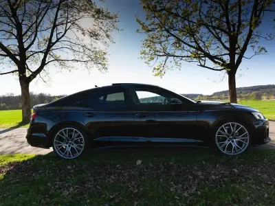Gebraucht Audi A5 Sportback S-Line 163 PS (119 kW) 2025 Schwarz Kleinwagen