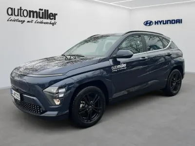 Gebraucht Hyundai Kona Advantage 114 kW (156 PS) 2025 Blau sailing blue / mic SUV