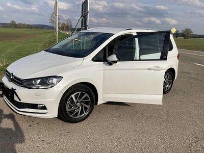 Gebraucht VW Touran Edition 110 PS (80 kW) 2017 Weiß Van / Kleinbus
