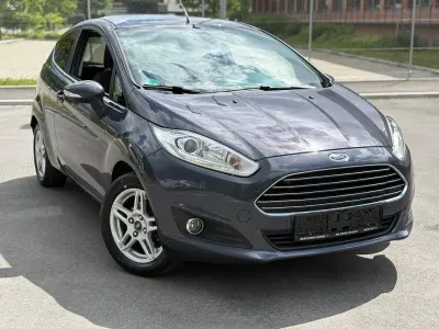 Gebraucht Ford Fiesta Titanium 125 PS (91 kW) 2013 Grau Kleinwagen
