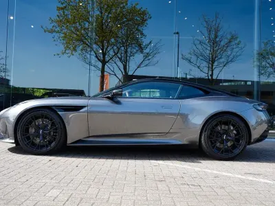 Gebraucht Aston Martin DB12 680 PS (500 kW) 2024 Grau