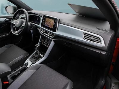 Second-hand VW T-Roc Cabriolet 116 CP (85 kW) 2025 Roșu Cabrio