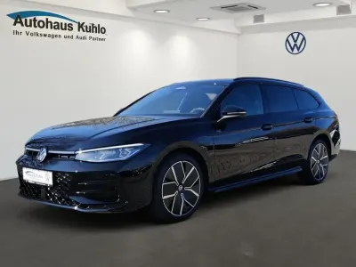 Gebraucht VW Passat R-line 177 PS (130 kW) 2026 Schwarz Kombi