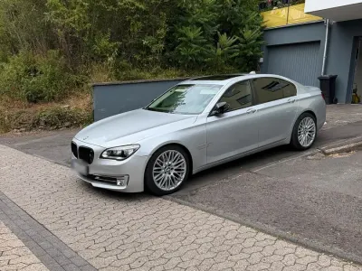 Gebraucht BMW 740 320 PS (235 kW) 2012 Silber Limousine