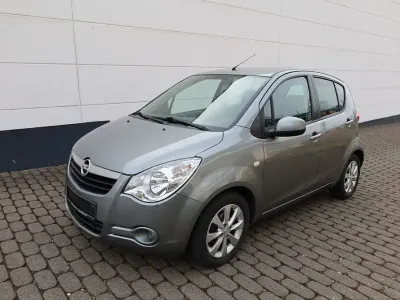 Gebraucht Opel Agila Edition 94 PS (69 kW) 2014 Grau Kleinwagen