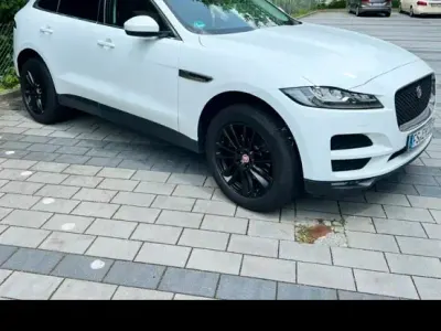 Używany Jaguar F-Pace 180 KM (132 kW) 2016 SUV