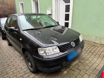 Gebraucht VW Polo 60 PS (44 kW) 2001 Schwarz Kleinwagen