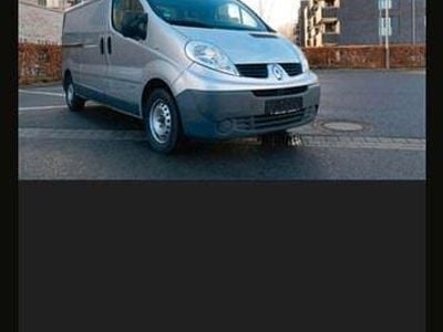 Gebraucht Renault Trafic 95 PS (69 kW) 2010 Silber Van / Kleinbus