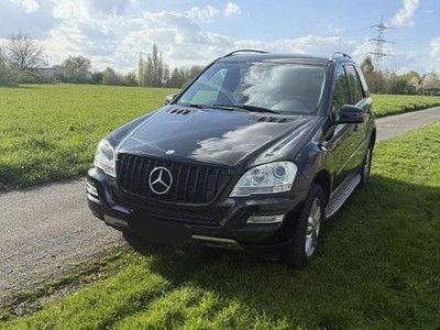Gebraucht Mercedes ML350 231 PS (169 kW) 2010 Schwarz SUV