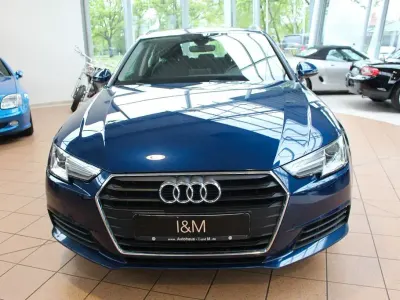 Używany Audi A4 Basis 150 KM (110 kW) 2018 Niebieski Kombi