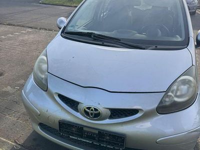 Gebraucht Toyota Aygo Cool 68 PS (50 kW) 2006 Silber Kleinwagen