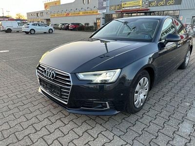 Blau Gebraucht 2015 Audi A4 Ambition Limousine | 17.500 € (Etwas zu teuer)