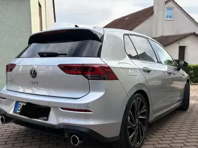 Gebraucht VW Golf VIII GTI 245 PS (180 kW) 2022 Silber Limousine