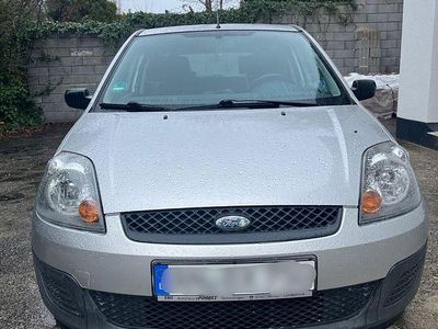 Gebraucht Ford Fiesta Trend 80 PS (58 kW) 2006 Silber Kleinwagen