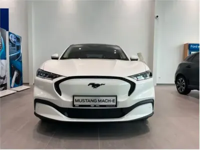 Gebraucht Ford Mustang Mach-E Standard Range 197 kW (269 PS) 2022 Weiß SUV