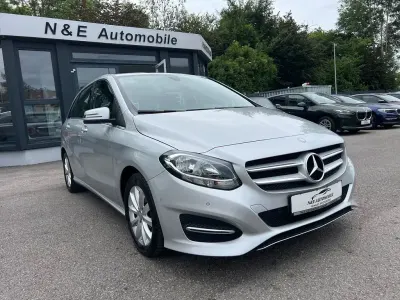 Gebraucht Mercedes B180 Style 109 PS (80 kW) 2016 Silber Kleinwagen