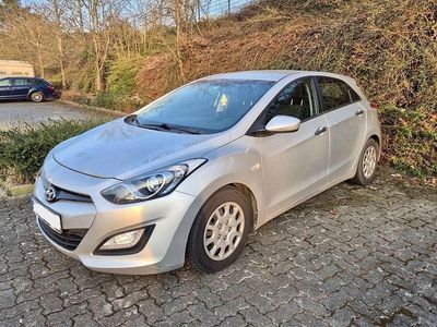 Gebraucht Hyundai i30 Classic 90 PS (66 kW) 2013 Silber Limousine
