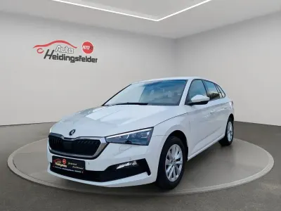 Gebraucht Skoda Scala Ambition 110 PS (80 kW) 2023 Weiß Kleinwagen