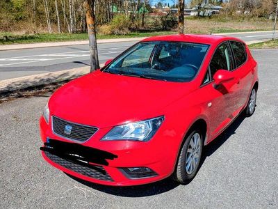 Begagnad Seat Ibiza Sun 105 HK (77 kW) 2015 Röd Halvkombi