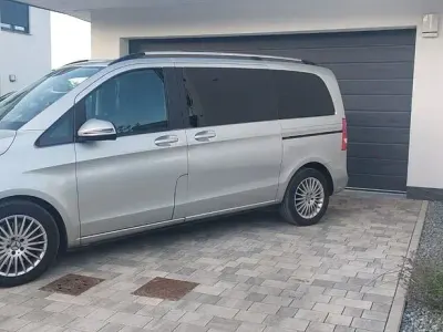 Gebraucht Mercedes V220 163 PS (119 kW) 2020 Silber Van / Kleinbus