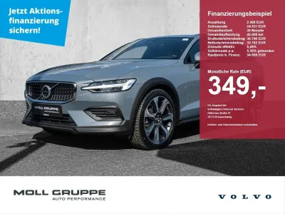 Gebraucht Volvo V60 CC Plus 197 PS (144 kW) 2024 Thunder grey / metallic Kombi