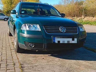 Usata VW Passat Basis 101 CV (74 kW) 2003 Verde Station wagon