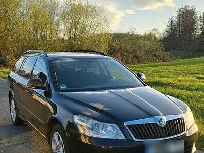 Gebraucht Skoda Octavia Family 105 PS (77 kW) 2011 Schwarz Kombi