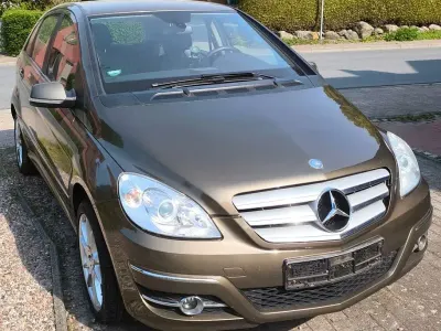 Używany Mercedes B200 136 KM (100 kW) 2009 Beżowy Minivan