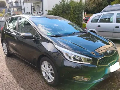 Gebraucht Kia Ceed Spirit 128 PS (94 kW) 2012 Schwarz Kleinwagen