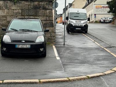 Gebraucht Ford Fiesta 68 PS (50 kW) 2004 Schwarz Kleinwagen