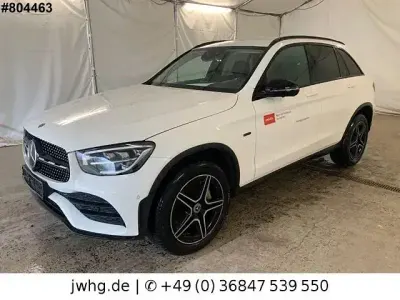 Używany Mercedes GLC300e AMG line 320 KM (235 kW) 2021 Biały SUV