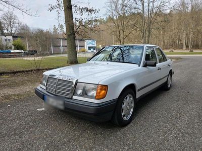 Brugt Mercedes E200 118 HK (86 kW) 1989 Hvid Sedan