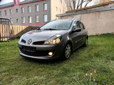 Gebraucht Renault Clio GrandTour 101 PS (74 kW) 2009 Grau Kombi