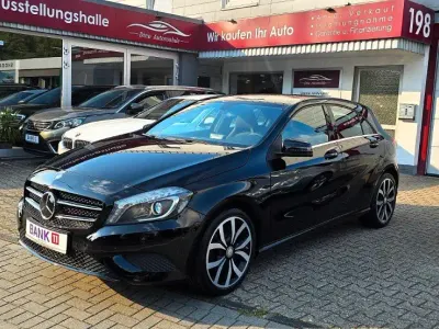 Gebraucht Mercedes A180 122 PS (89 kW) 2014 Schwarz Kleinwagen
